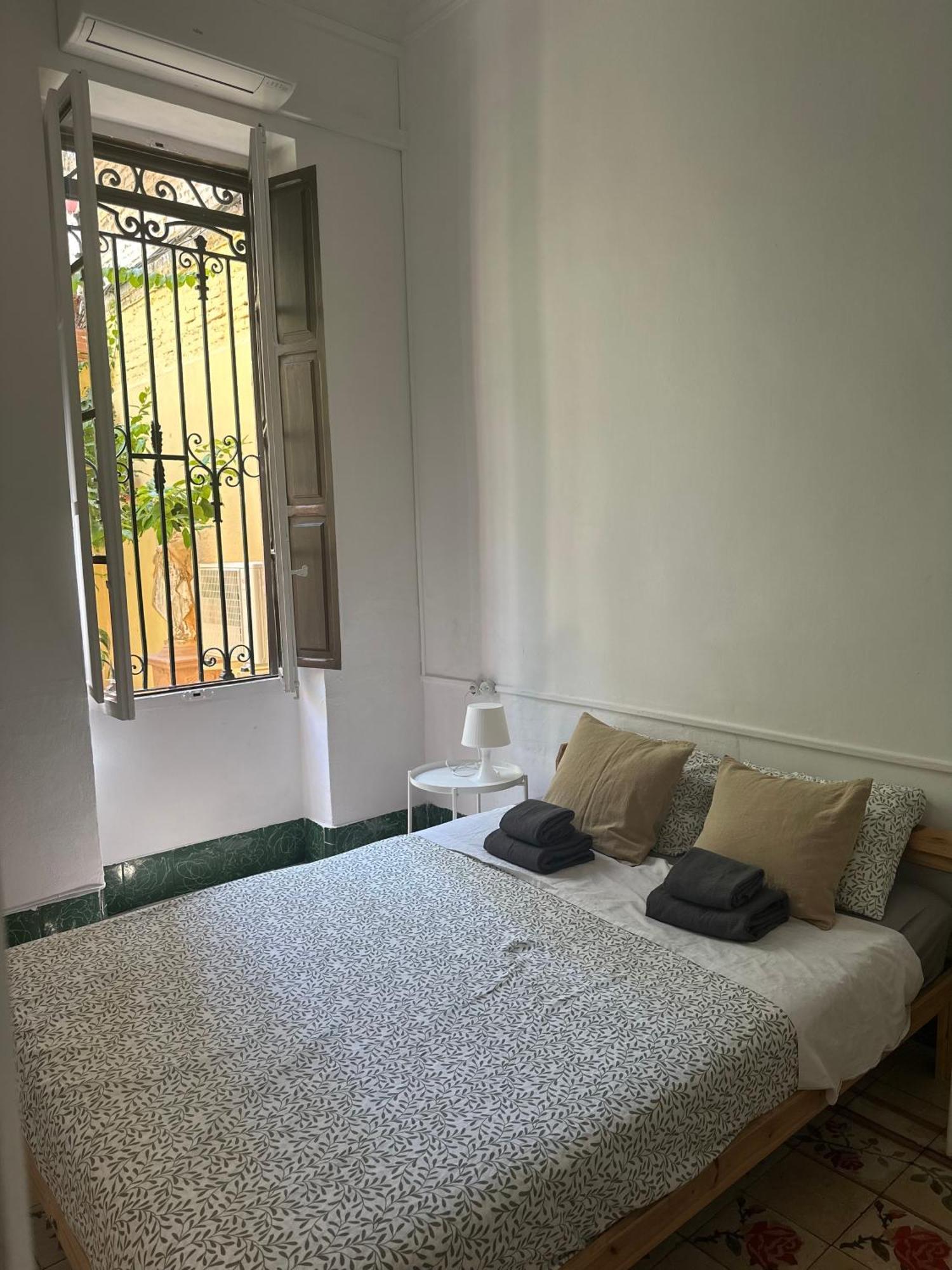 Habitacion Con Bano Privado 1 Cama De Matrimonio 발렌시아 외부 사진
